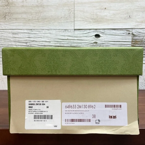 Gucci Donald Duck Beige Slide Disney GG Supreme Size 38 7.5 Sandal Orange 649655 - Picture 17 of 17